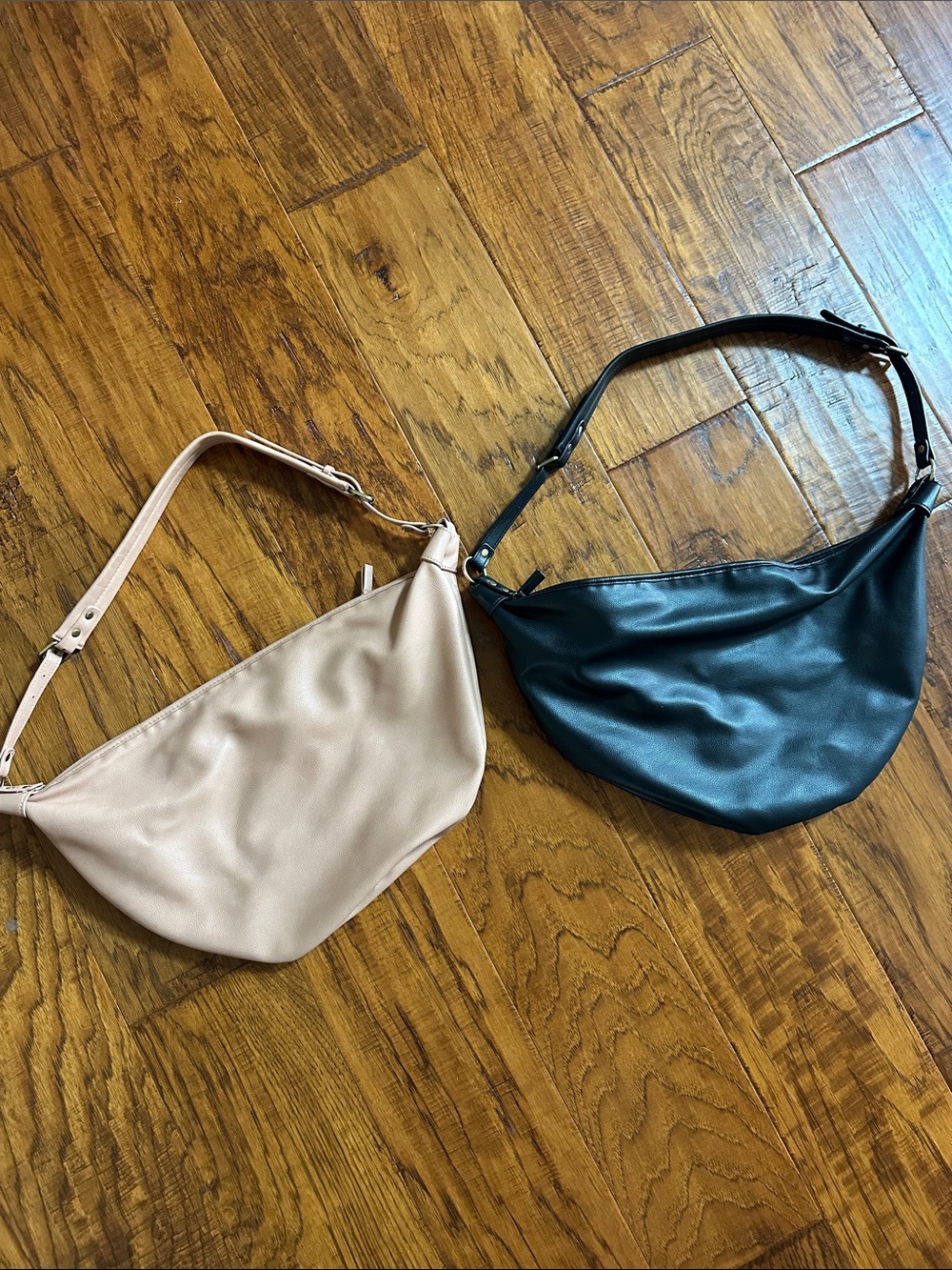 Sleek Dual-Tone Crossbody Bag in Black and Beige
